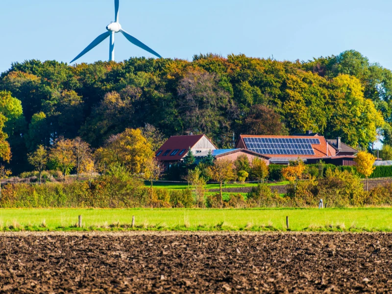 Home using solar panels series with renewable energy
